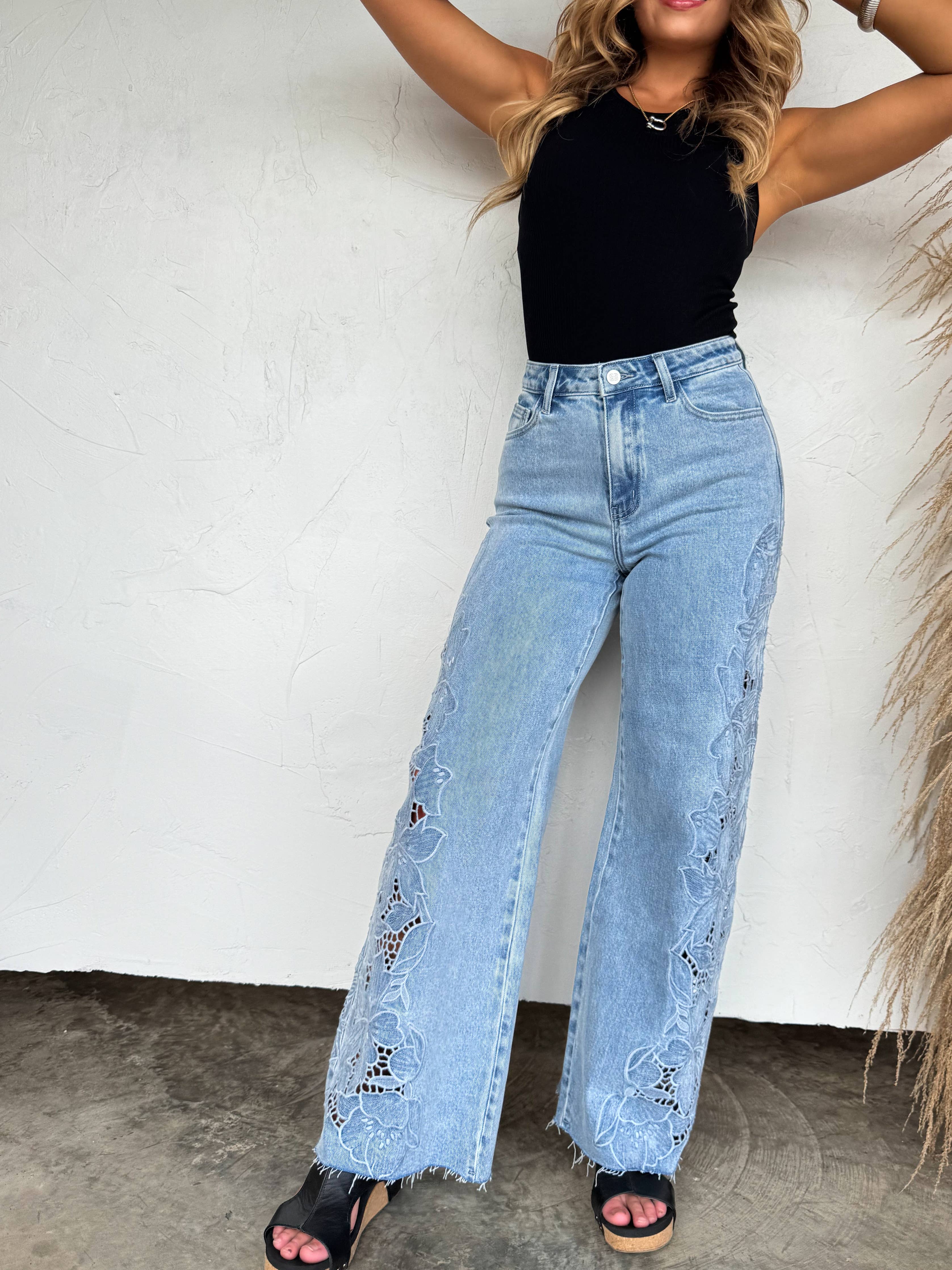 2ND CUT- FLORAL CHARM WIDE LEG JEAN